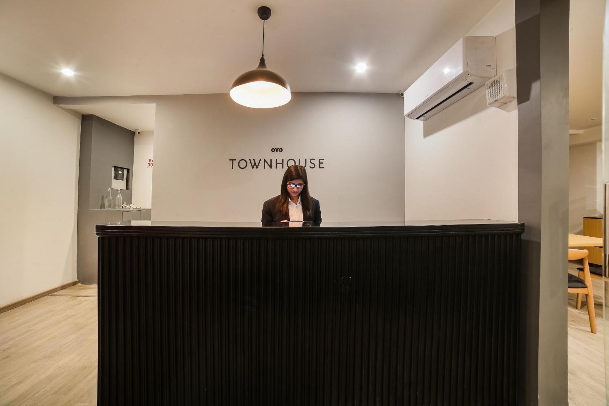 Super Townhouse Near Appu Ghar 호텔 구르가온 외부 사진