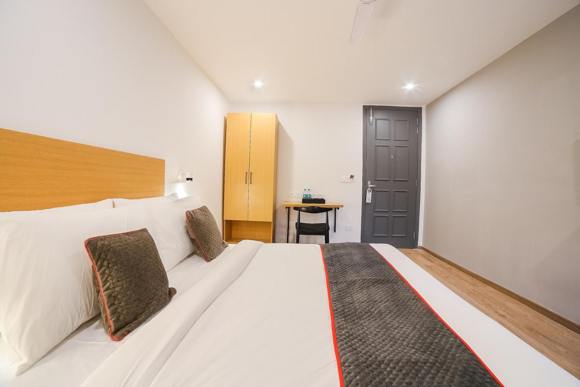 Super Townhouse Near Appu Ghar 호텔 구르가온 외부 사진